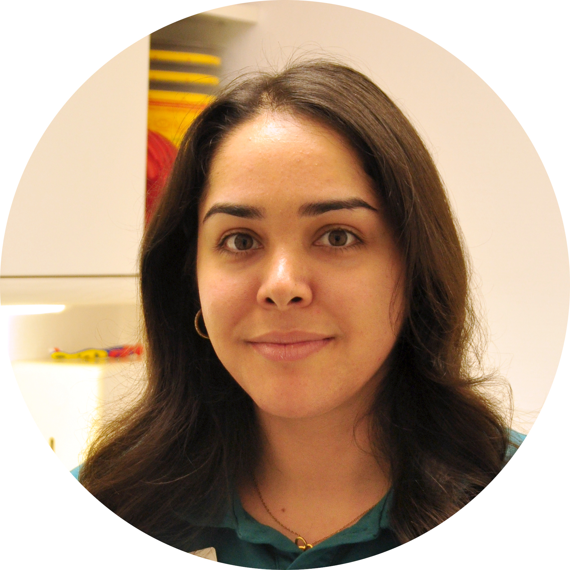 Frau Nadia Ghaderian